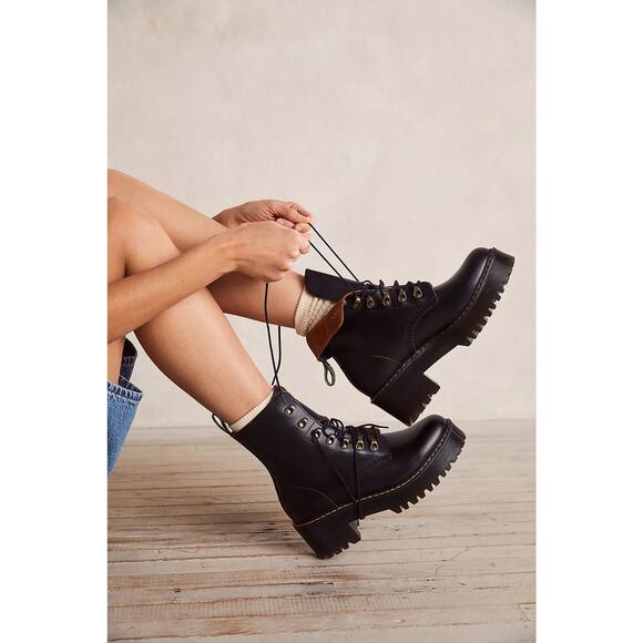 NEW! Dr. Martens Leona Black Vintage Smooth Leather Heeled Boots - Siize 11 - Picture 3 of 16